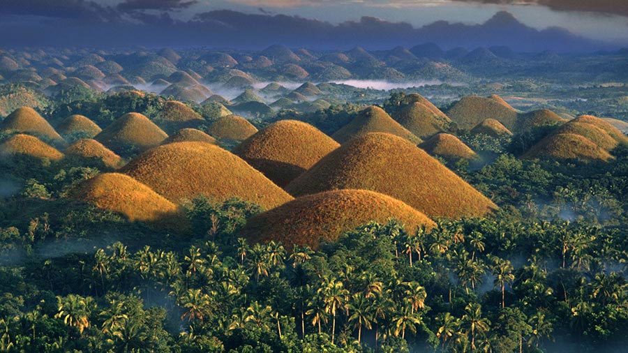 Одной из визитных карточек Филиппин являются знаменитые Шоколадные холмы